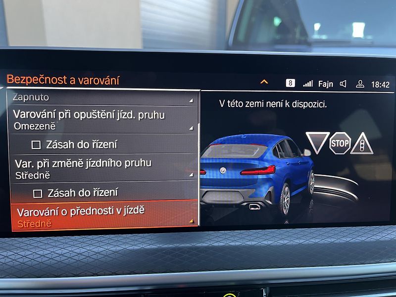 BMW X4 (2024) 3.0xD ///M 210Kw,webasto,ACC - fotka 41 z 51