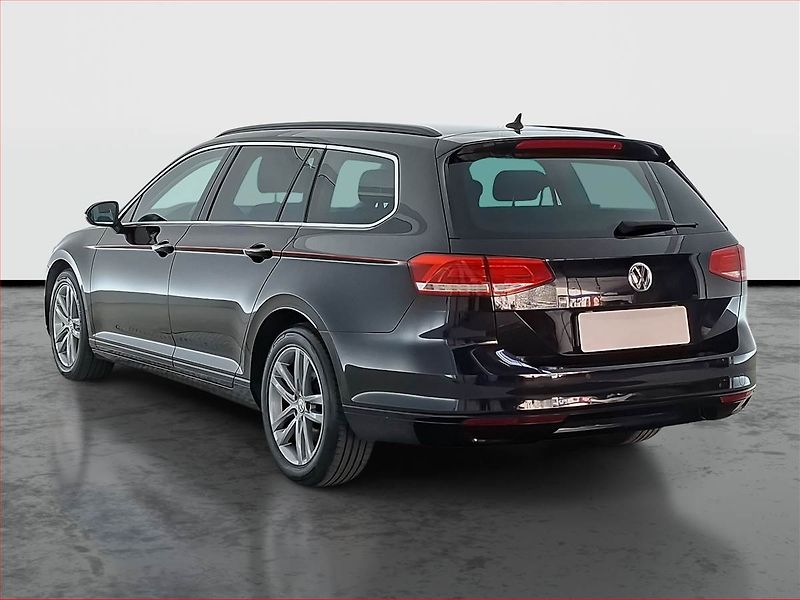 Volkswagen Passat (2019) 2.0 TDI, Automat, Navi - fotka 4 z 22