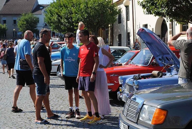 Veterány se sjely do Veselí nad Lužnicí na Selské Baroko 2023.