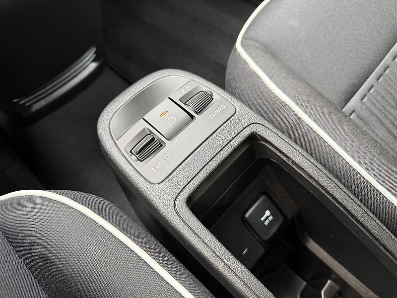 Fiat 500 Icon Plus 42kWh  REZERVACE - fotka 23 z 34