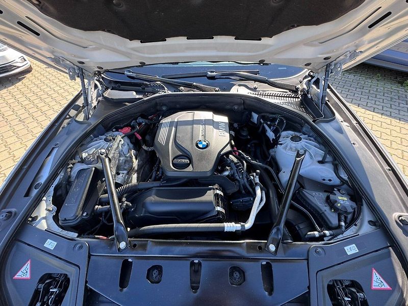 BMW Řada 5 (2014) XDRIVE 520D 2,0 140 KW 2. MAJ - fotka 45 z 47
