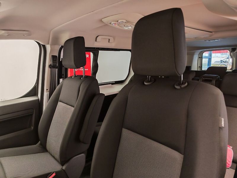 Toyota ProAce Verso 2,0D L2 6MT Combi 8S - fotka 13 z 32