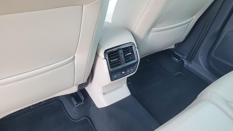 Škoda Kodiaq 2,0 TDI 4x4 DSG 7.MÍST - fotka 18 z 31