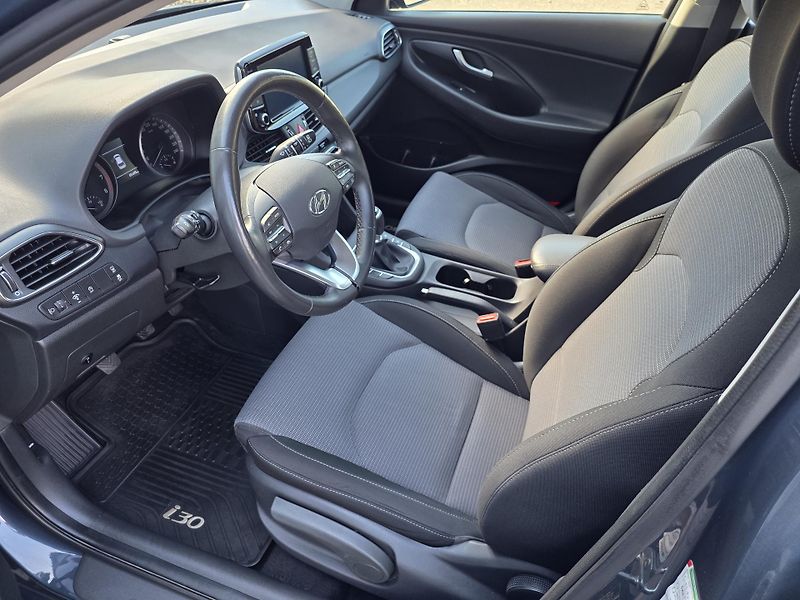 Hyundai i30 (2022) 1.5i COMFORT TAŽNÉ KAMERA - fotka 7 z 21