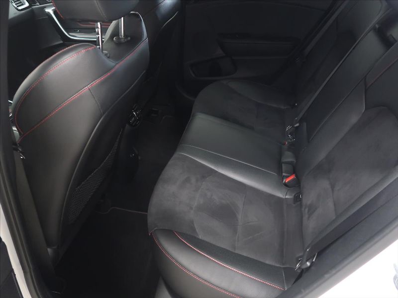 Kia ProCeed 1,6 T-GDI GT 150KW CZ TOP STAV - fotka 15 z 40