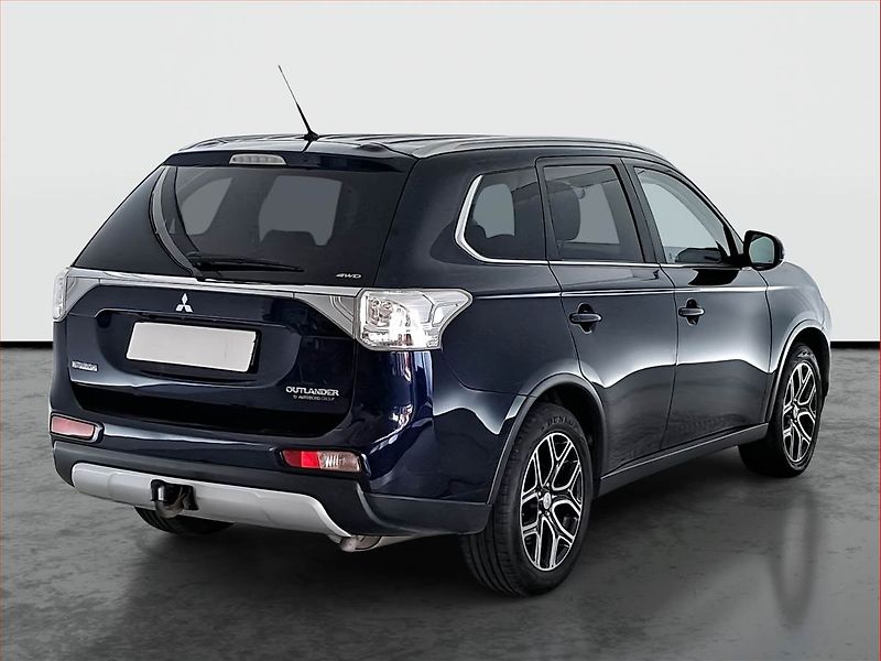 Mitsubishi Outlander (2015) 2.2 DI-D, 4X4, Automat - fotka 5 z 19