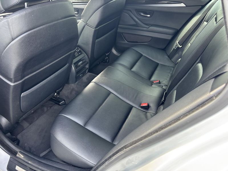 BMW Řada 5 (2011) 3.0D XDRIVE, 190kW, REZERVACE - fotka 14 z 23