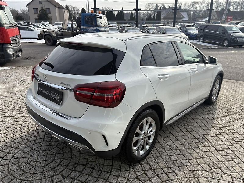 Mercedes-Benz GLA 2,0 220 4M,AMG,CZ,1.majitel - fotka 7 z 17