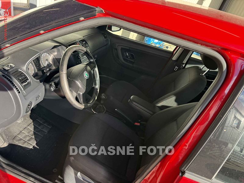 Škoda Fabia (2011) 1.2TSi, 2.maj,ČR - fotka 3 z 3