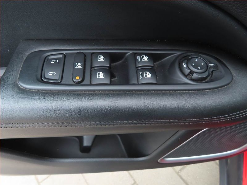 Jeep Compass (2021) 1.3 T-GDI, Automat, Serv.kniha - fotka 17 z 21