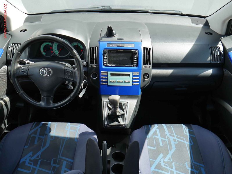 Toyota Corolla Verso (2008) 2.2D, AC, TZ, temp - fotka 8 z 20
