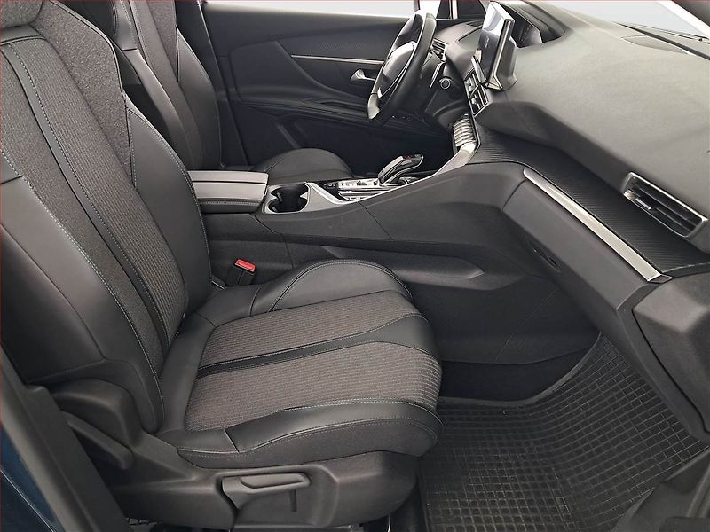 Peugeot 3008 (2022) 1.2 PureTech, Automat, ČR - fotka 9 z 16