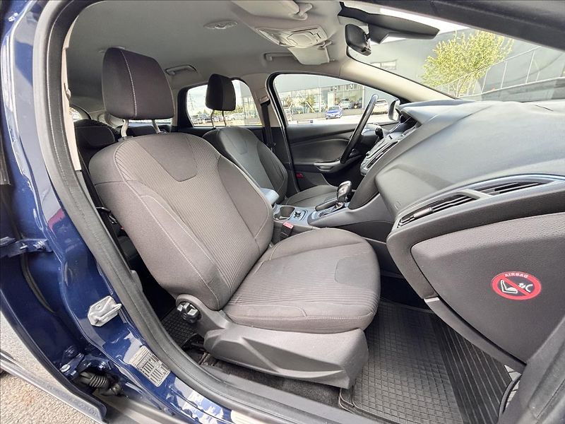 Ford Focus 2,0 TDCi 103kW AUT Titanium - fotka 15 z 27