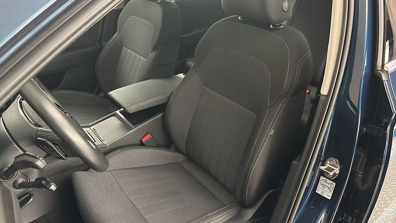 Škoda Superb 2.0 TDI DSG Style Combi - fotka 15 z 26