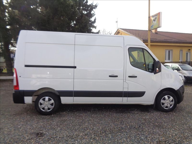 Nissan Interstar 2,3 - fotka 7 z 22