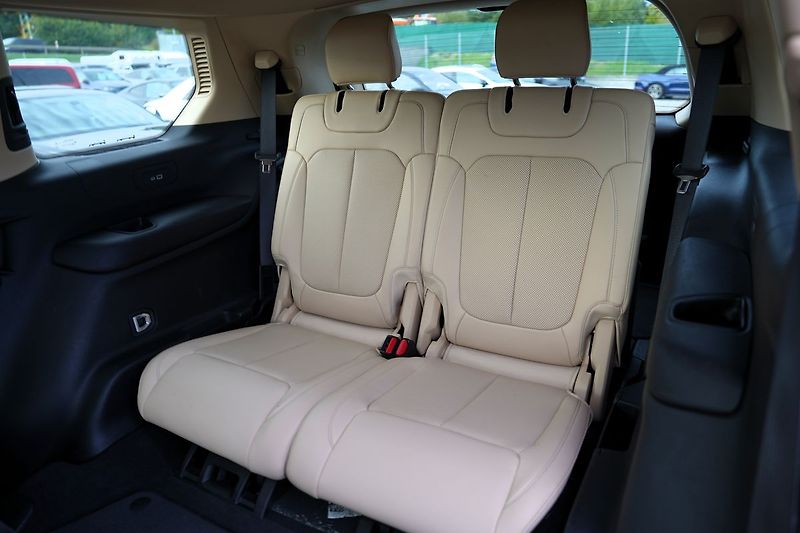 Jeep Grand Cherokee 3.6i V6 Long Limited,4x4,300PS - fotka 37 z 50
