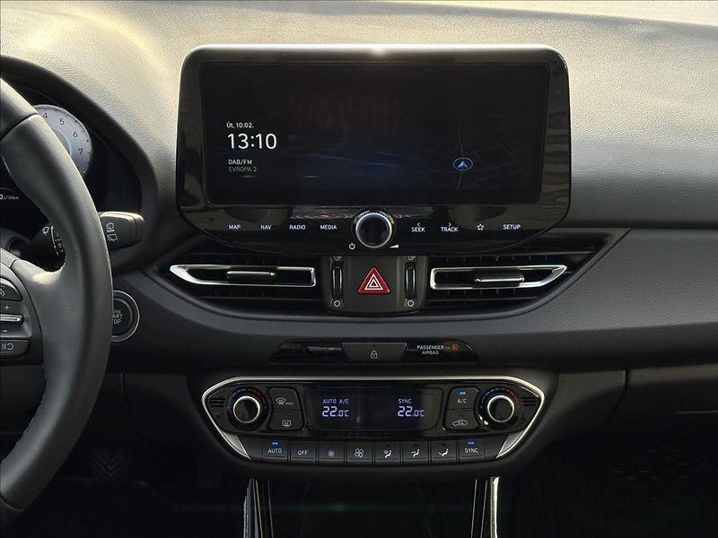 Hyundai i30 1,5 i CVVT  hatchback STYLE - fotka 12 z 20