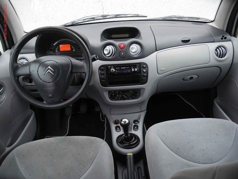 Citroën C3 (2002) 1.6i, Klima - fotka 8 z 14