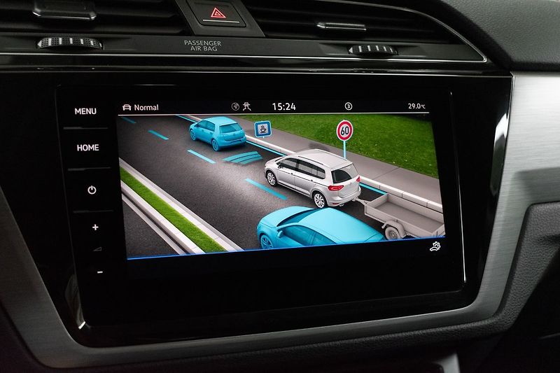 Volkswagen Touran 2.0TDI DSG*TAŽNÉ*7.MÍST*ČR 1.M - fotka 35 z 48