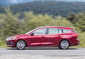 Kombík je skoro o třicet centimetrů delší než hatchback