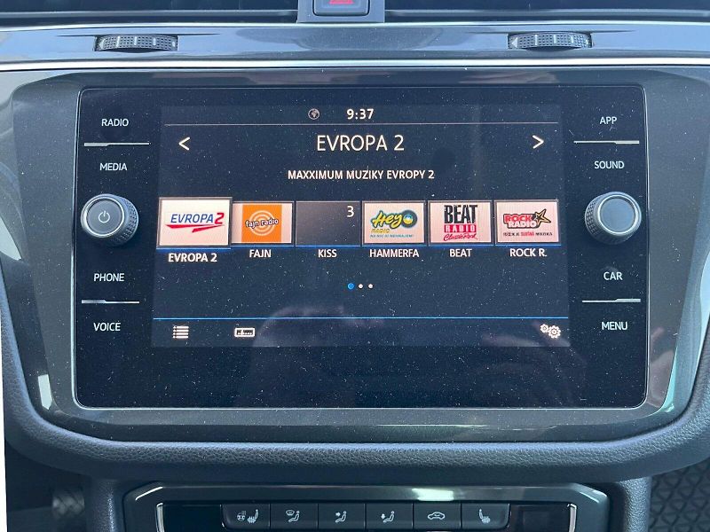 Volkswagen Tiguan (2019) 2.0 TSI DSG 4Motion - fotka 21 z 32