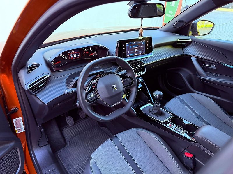 Peugeot 2008 1.2 PureTech Allure, Záruka - fotka 16 z 28