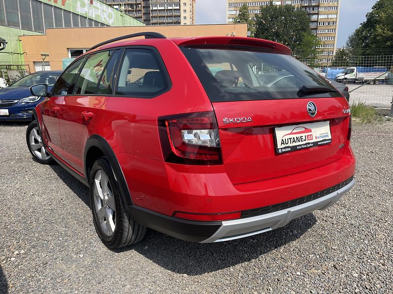 Škoda Octavia 2.0 TDi 135kW SCOUT DSG 4x4 ČR - fotka 15 z 55