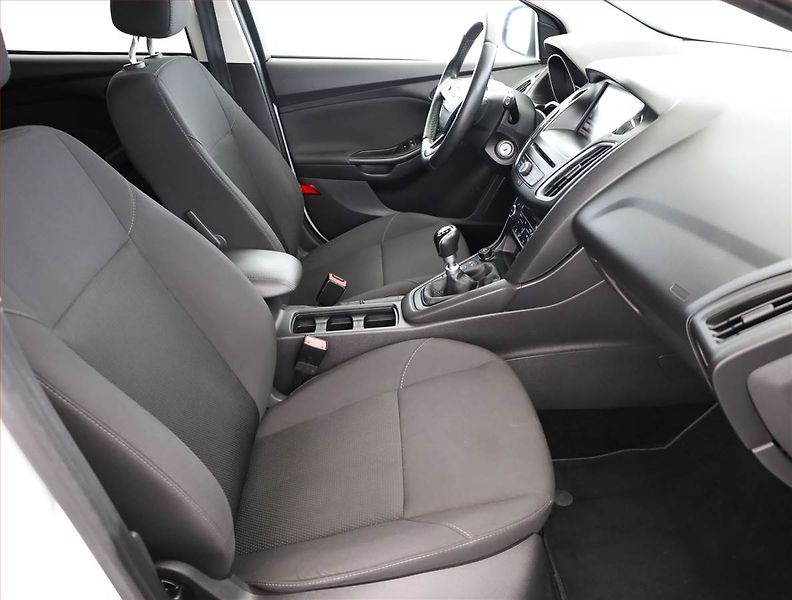 Ford Focus (2016) 1.0 EcoBoost, Serv.kniha - fotka 7 z 17