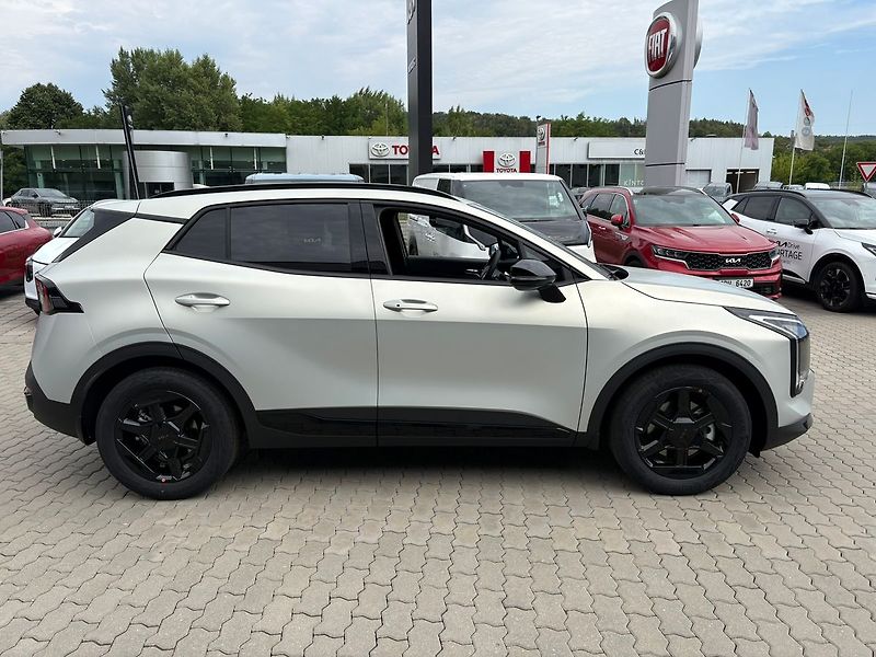 Kia Sportage (2026) 1,6 T-GDi GPF 4x2 7DCT BLACK E - fotka 8 z 17