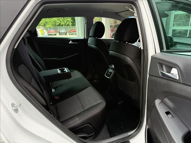 Hyundai Tucson 1,6 T-GDI  Traveller - fotka 13 z 26