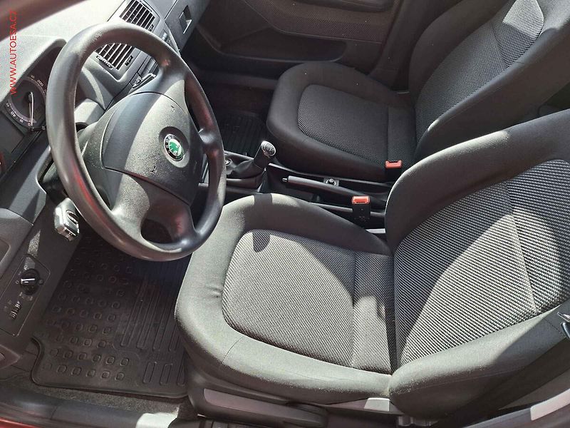 Škoda Fabia (2004) 1.4 TDi, ČR, AC, výhřev sed - fotka 9 z 17