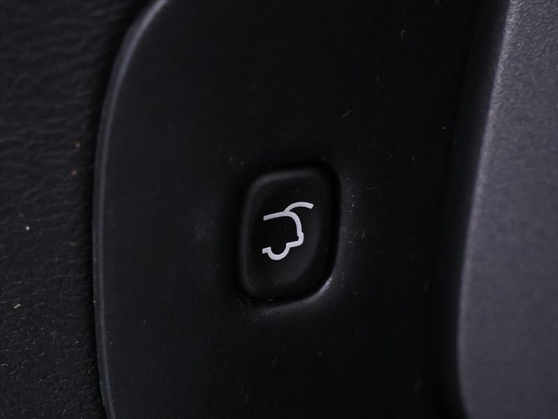 Jeep Cherokee 2,2 M-Jet 147kW Aut. AWD DPH - fotka 11 z 31