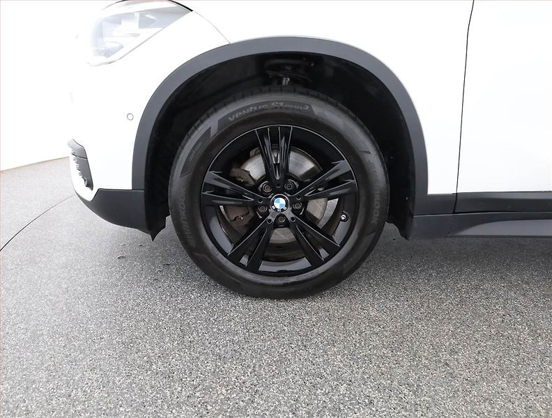BMW X1 (2016) sDrive18d, Automat, Serv.kniha - fotka 20 z 20