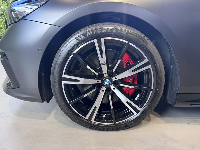 BMW Řada 5 540d xDrive Touring M-Sport - fotka 5 z 28
