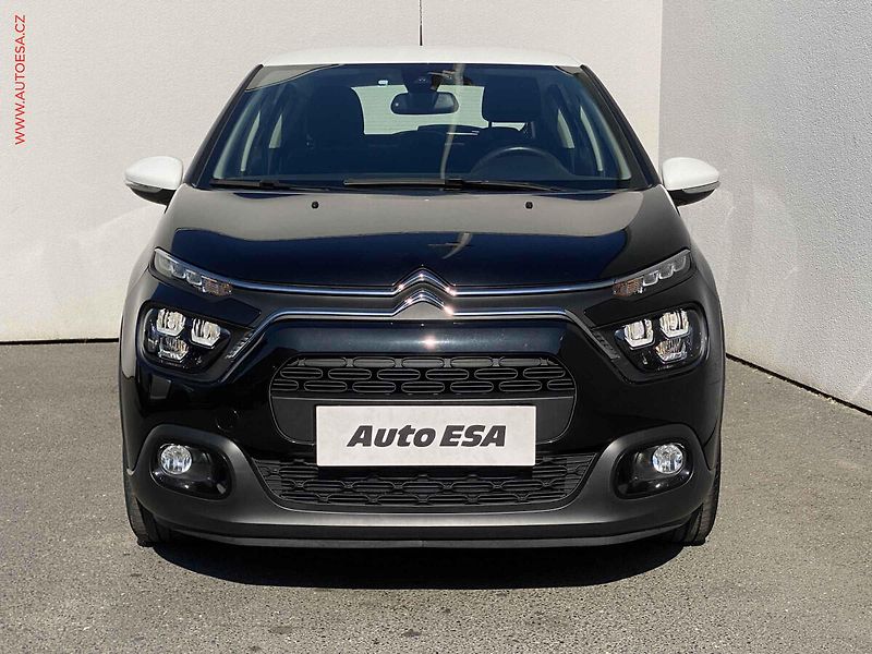 Citroën C3 (2022) 1.2, Shine, navi, kamera - fotka 2 z 17