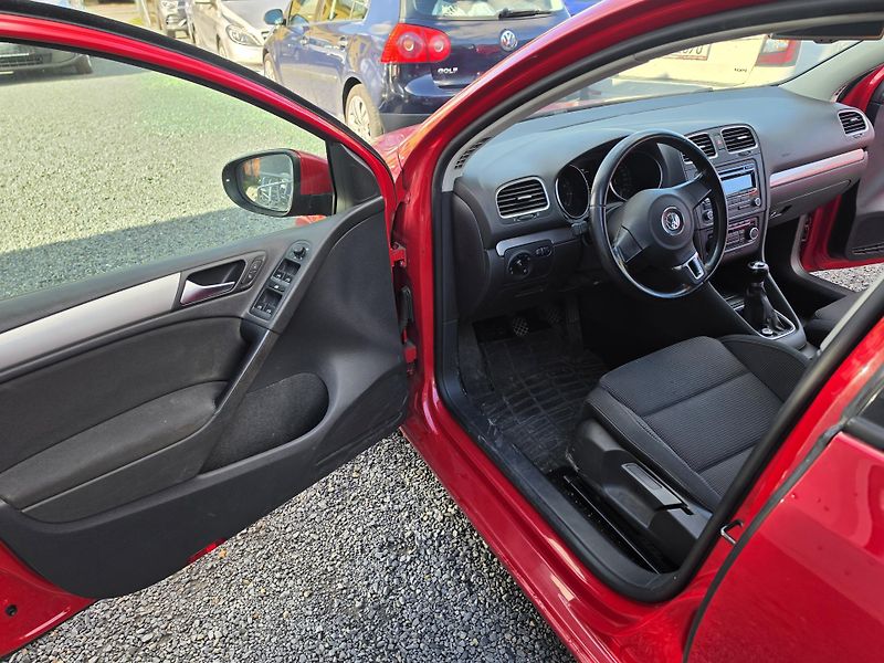 Volkswagen Golf 1.2 TSI  - fotka 11 z 26