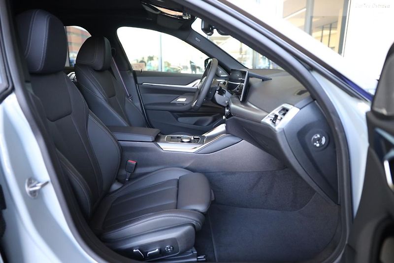 BMW Řada 4 i4 eDrive Gran Coupe - fotka 13 z 17