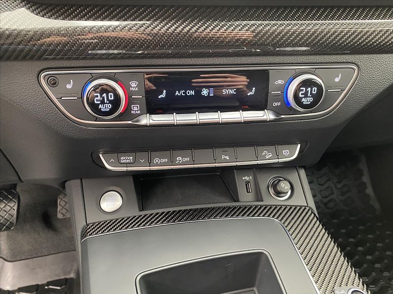 Audi Q5 2,0 S-LINE 40TFSI 150kW - fotka 21 z 26