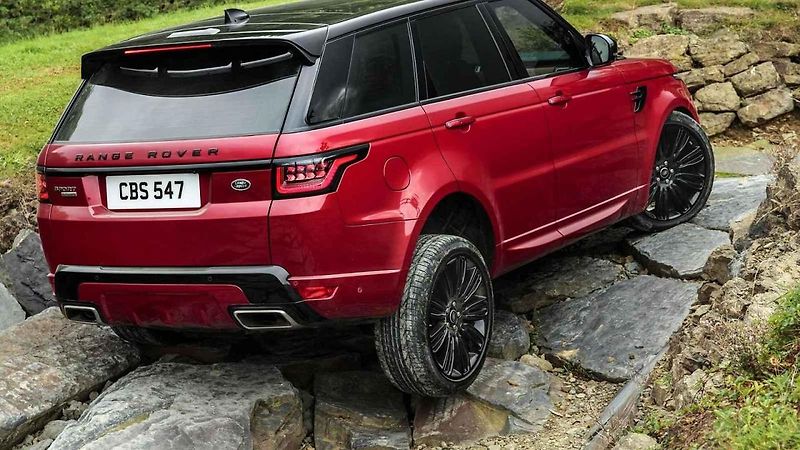 Range Rover Sport SVR.