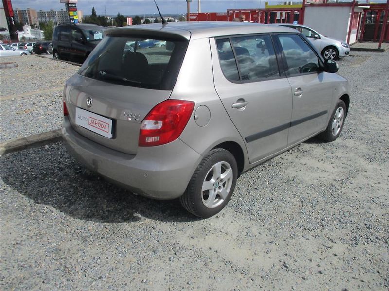 Škoda Fabia 1,4 i 16v, klima,servis,1.maj, - fotka 8 z 33