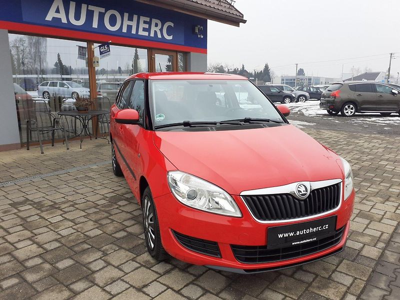 Škoda Fabia (2014) KOMBI 1.2 TSi  AMB - fotka 2 z 33