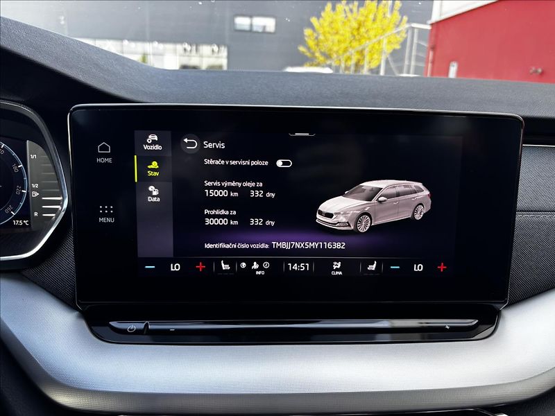 Škoda Octavia 2,0 TDI 110kW DSG Style Combi - fotka 29 z 39