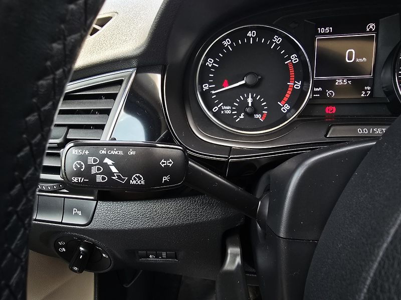 Škoda Fabia DSG 1.2TSI 81KW XENON PANORAMA - fotka 10 z 27