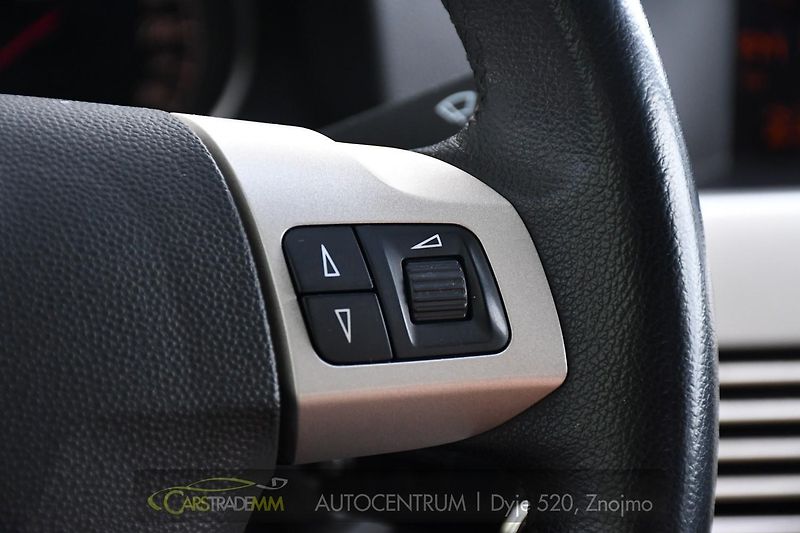 Opel Astra SW 1.6i SPORT A/C  - fotka 30 z 42