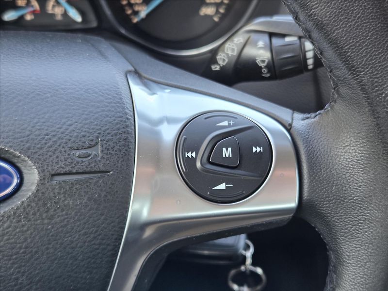 Ford Focus 1,6 Ti-VCT Tažné z. ČR 2.maj 1 - fotka 14 z 22