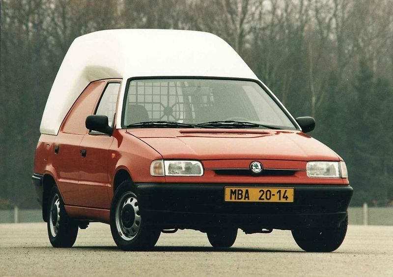 VW Caddy při zkoušce brzd v továrně Škoda Kvasiny