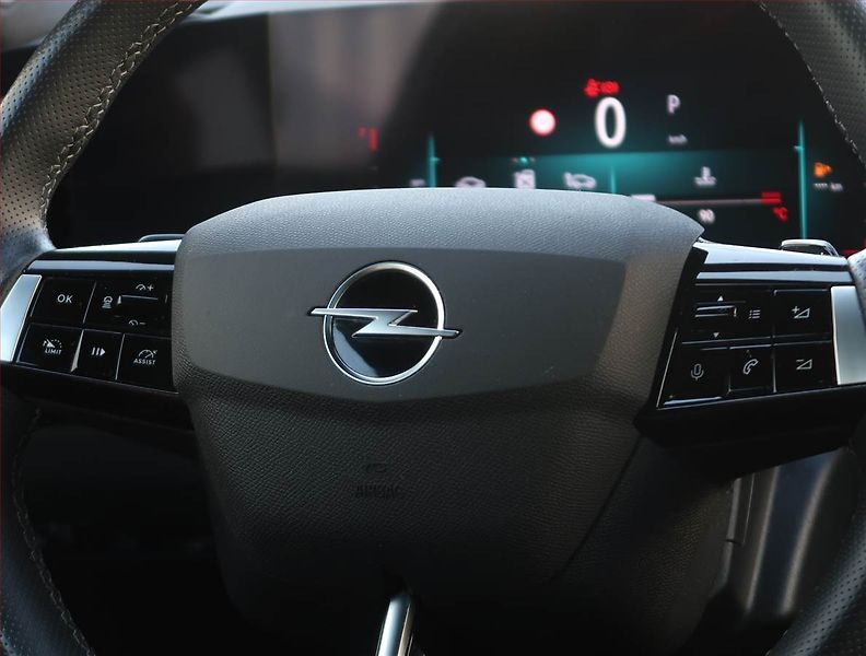 Opel Astra (2024) GS-Line 1.2 Turbo, GS-Line - fotka 24 z 24