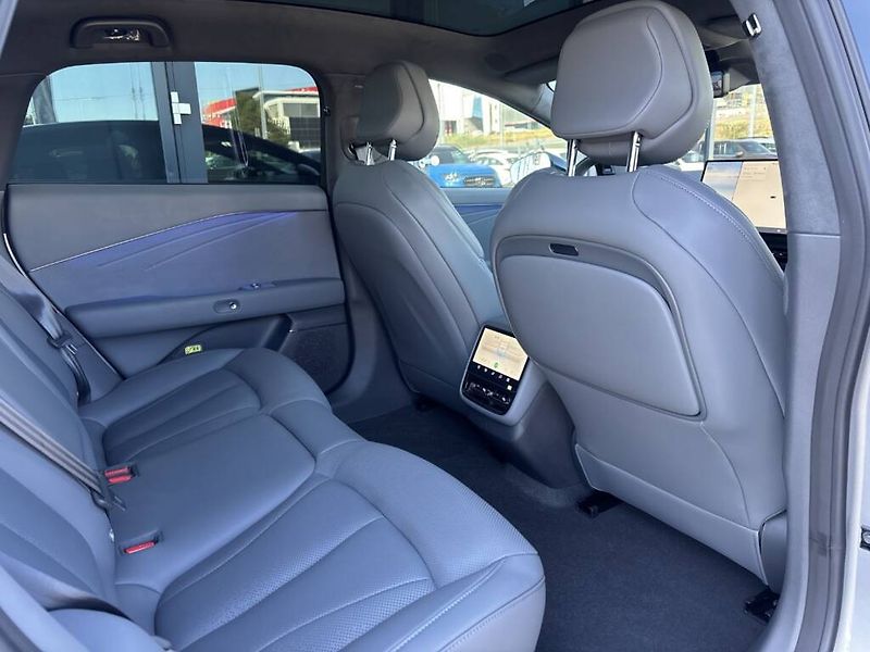 Xpeng P7 (2026) AWD Performance - fotka 14 z 16