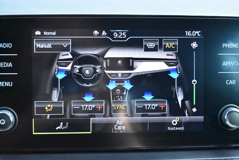 Škoda Kamiq (2023) MONTE CARLO TSI 110/1.5 M6 - fotka 25 z 31