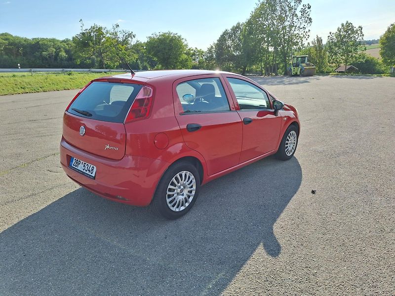 Fiat Grande Punto (2011) 1.2 i Klima - fotka 5 z 20